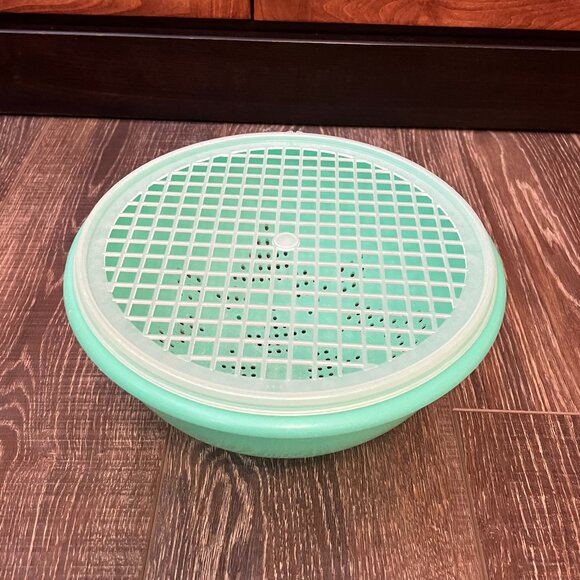 Tupperware Colander/Strainer with Lid - Picture 2 of 12